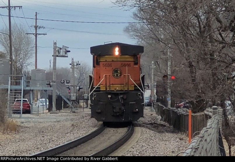 BNSF 5686